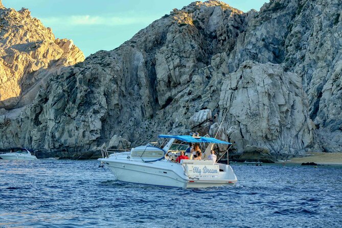 1 Hour Cabo Highlights on a 33ft Luxury Yacht - What the private yacht setup means