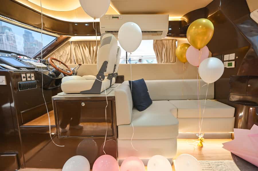 2 Hour Birthday Celebration on a Yacht in Dubai - The crew and the feel of a private group
