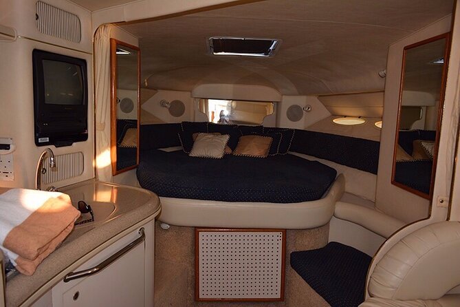 2-hour Private Sunset Cruise on a luxury yacht in Cancun Bay 25P18 - Is it really a luxury yacht?