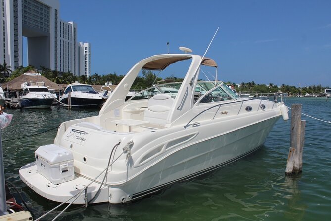 2-hour Private Sunset Cruise on a luxury yacht in Cancun Bay 25P18 - Should you book the Cancun sunset yacht?
