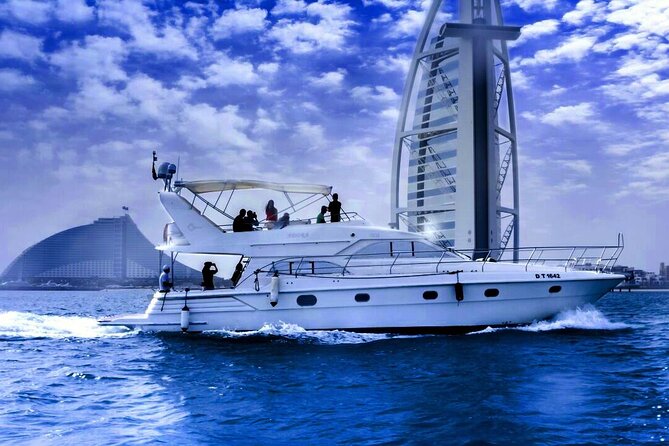 2 Hour Yacht Tour Around Palm Island - Daylight views, evening lights, and the best mood