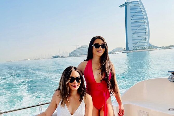 3-Hours Dubai Marina 50ft Private Luxury Yacht Sightseeing Tour - Palm Jumeirah and the Atlantis photo stop