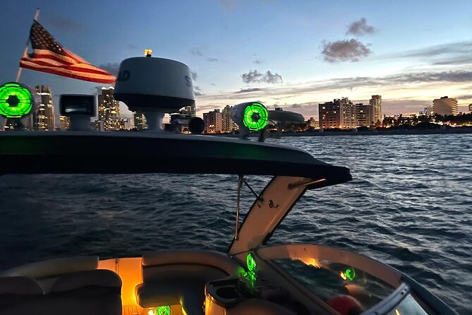 37ft Private Captained Yacht Rental - Up to 13 Happy Guests - Key points at a glance