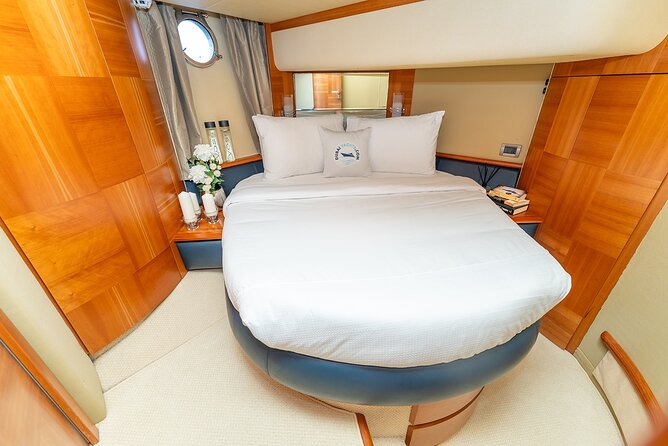 3hr Yacht- Palm Jumeirah with FREE Snacks and 30 Min Seabob - Drinks, snacks, and the BBQ question