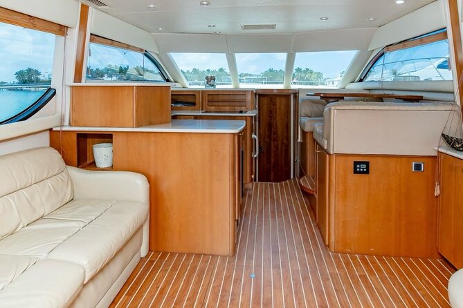 4-Hour 42 Meridian Yacht Rental with Captain in Miami Florida - How the captain affects the experience