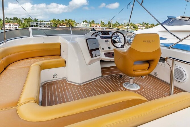 4-Hour 42 Meridian Yacht Rental with Captain in Miami Florida - Who will get the most from this private cruise