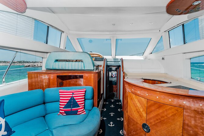 4 Hour 50' Azimut Yacht All-Inclusive in Tulum & Playa del Carmen - The open bar and the social side of the trip