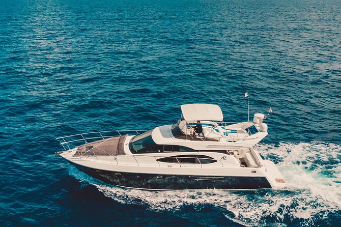 4 Hour 50' Azimut Yacht All-Inclusive in Tulum & Playa del Carmen - Fresh ceviche and guacamole on the way back