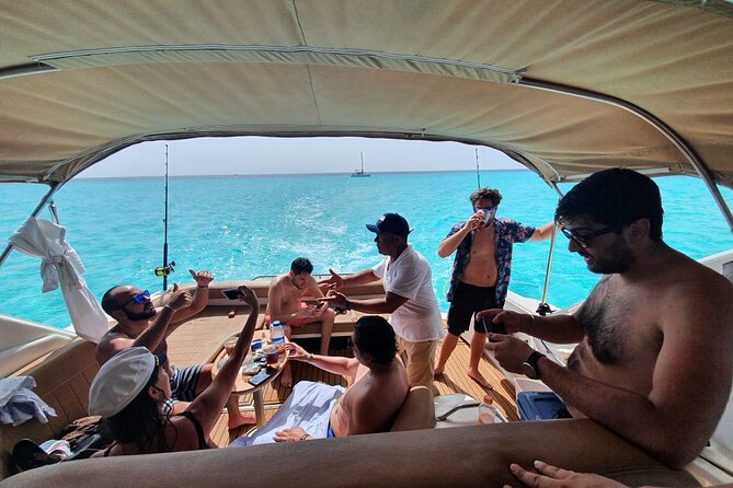 4 hours - Private 48ft Yacht all inclusive in Tulum and Playa del Carmen - The 45-minute sail back