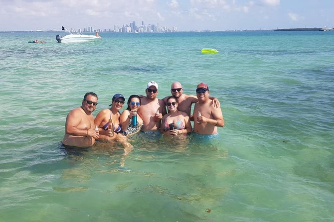 42 to 46 Ft Private Yacht Miami, rent for 2 our 4 hours, 12 ppl - Meeting point, parking, and the booking rules that matter