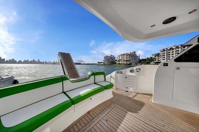 47ft + FREE HOUR | Miami Yacht Rental | 3 to 6 Hours | 13 People - A practical plan for your day