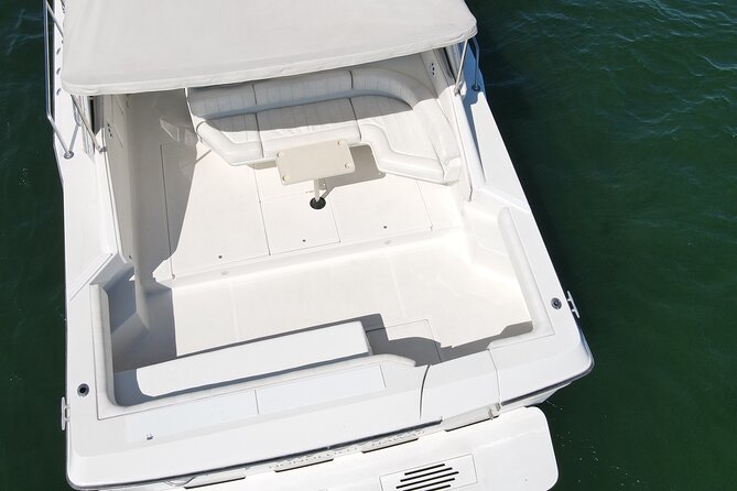 50ft Luxury Yacht Tour in Miami Beach Captain, Fun & Party! - Finding the dock at 10800 Collins Avenue