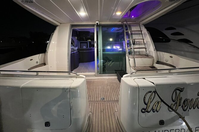 50ft Miller Blue | Miami Yacht Rental | 3 to 6 Hours | 13 Ppl - Miami Beach Marina and its yachts