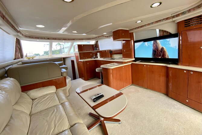 52' Yacht Rental in Miami Beach with Experienced Captain - Who will enjoy this private yacht day