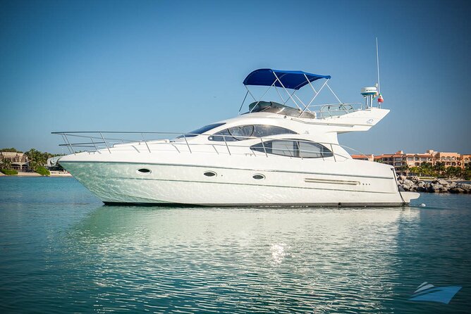 5H 42' Azimut Yacht All-Inclusive from Tulum & Playa del Carmen. - A private yacht day from Puerto Aventuras
