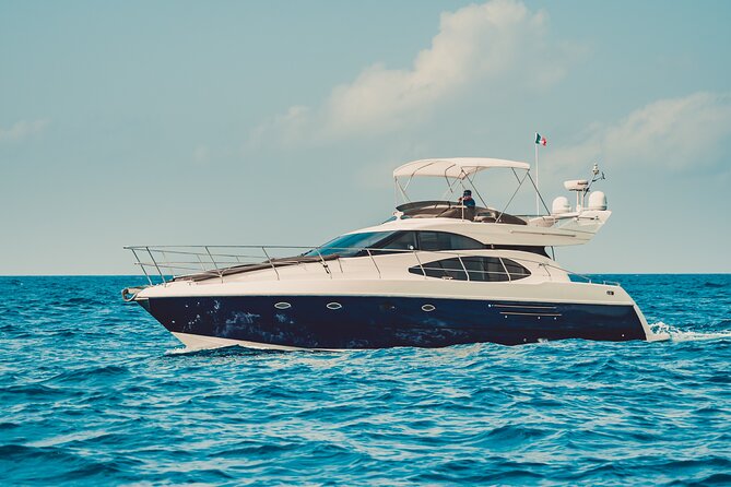 5H private 50' Yacht All-Inclusive from Tulum & Playa del Carmen - Leaving Puerto Aventuras on a private Azimut yacht