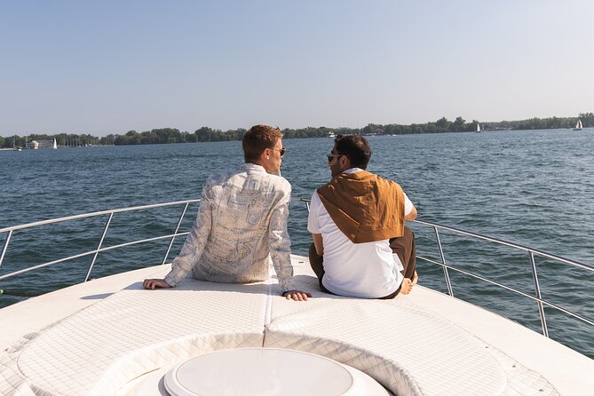 60-Minute Toronto Luxury Yacht Sightseeing Prosecco Cruise! - What the private format adds