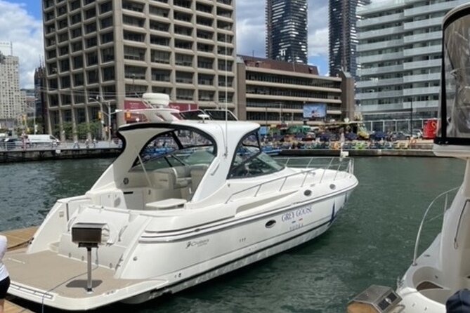 60-Minute Toronto Luxury Yacht Sightseeing Prosecco Cruise! - Crew service and the small details