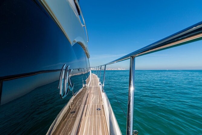 62ft Yacht Tour in Miami Beach with Captain Beneteau MC6 Fly - What the Beneteau yacht provides