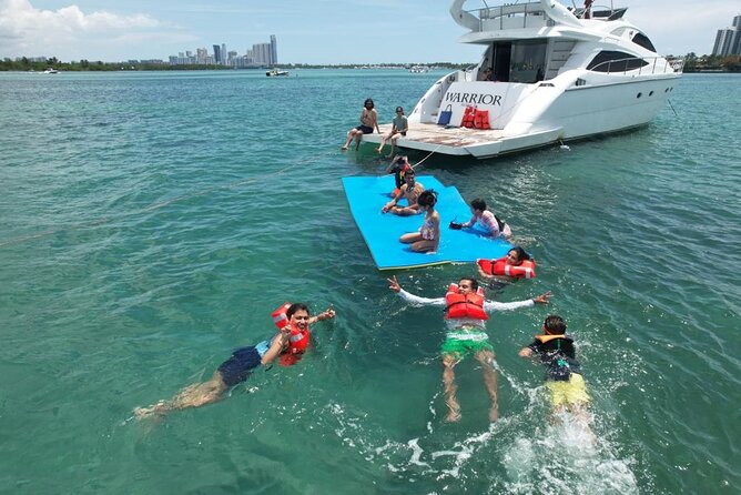 65ft Yacht Charter in Miami - Meeting point and practical planning