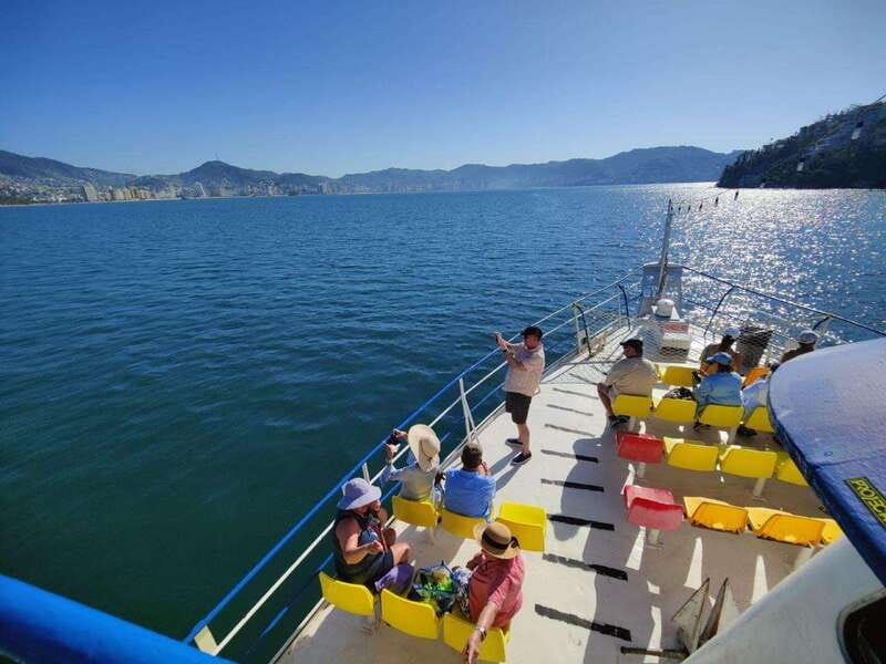 Acapulco: Sunset on Yacht Bonanza Tour - The 2.5-hour cruise on Yacht Bonanza
