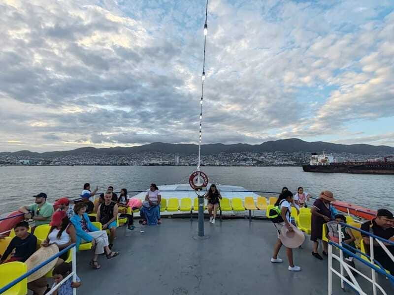 Acapulco: Sunset on Yacht Bonanza Tour - Should you book the Yacht Bonanza sunset cruise?