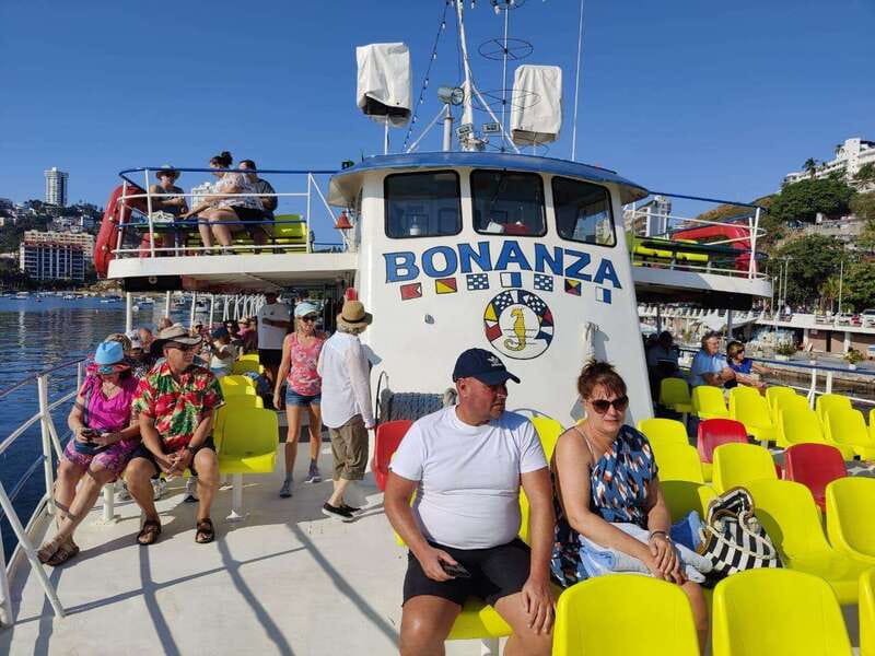 Acapulco: Sunset on Yacht Bonanza Tour - What happens from pickup to the yacht