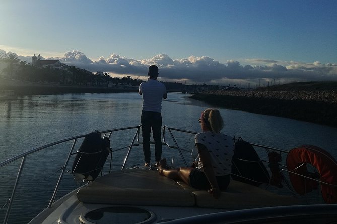 Afternoon yacht charter in lagos with drinks, tapas, paddle boards and kayak - The crew makes the private format work