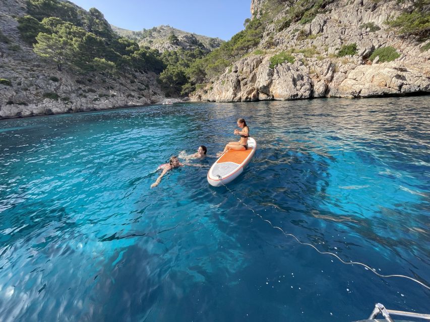Alcudia: Sailing Yacht Excursion with Wine & Tapas - Sailing from Alcudia toward Cap de Formentor