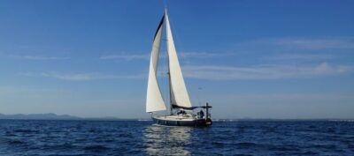 Alcudia: Sailing Yacht Excursion with Wine & Tapas