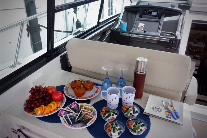 Austin Yacht Charter Experience on Lake Travis - The narrated cruise across Lake Travis