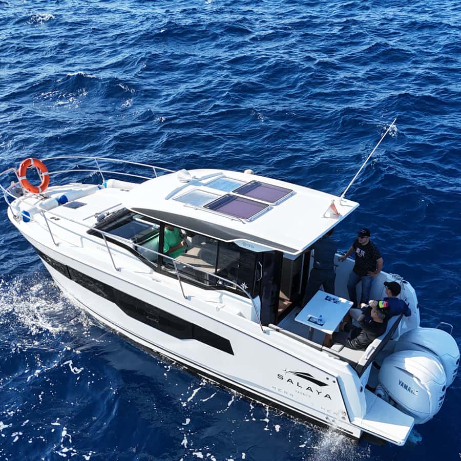 Bali: Private Sunset Yacht for Party & Birthday - What the crew does, and what it does not promise