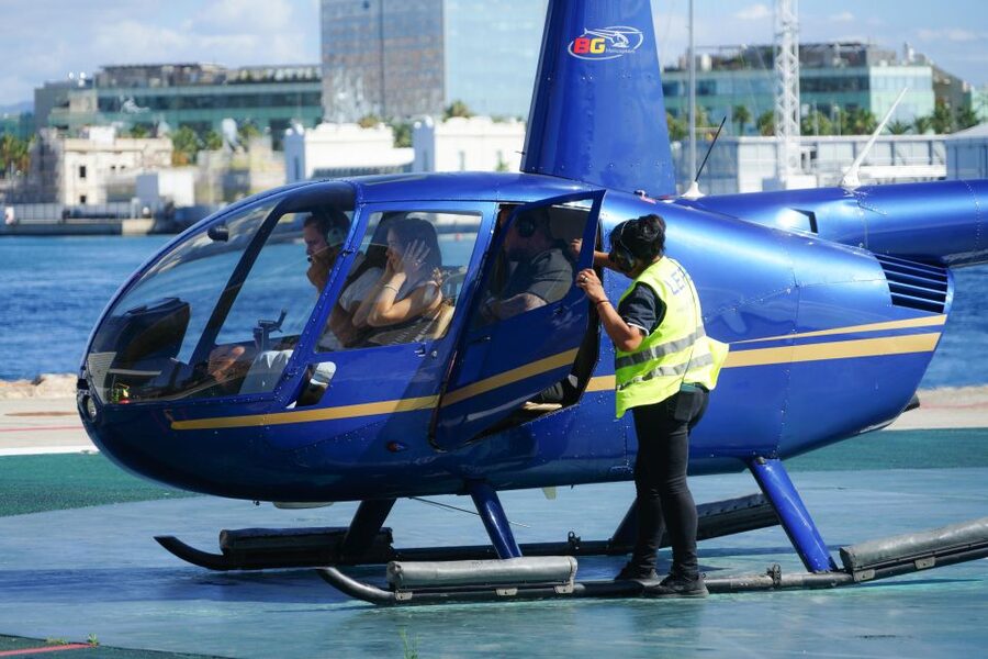 Barcelona: Helicopter Flight with Optional Yacht Cruise - Should you book the helicopter and yacht?