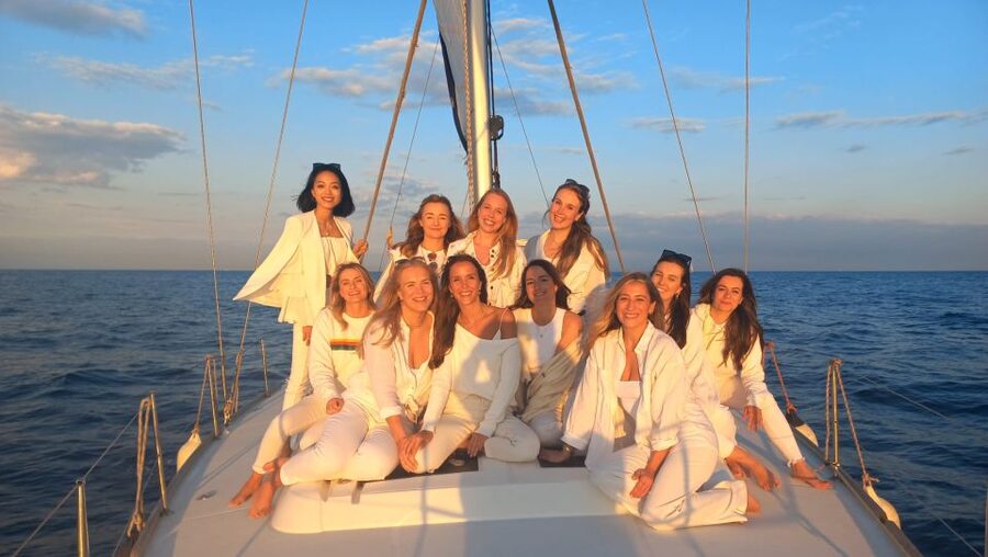 Barcelona: Luxury Private Sunset Yacht Cruise - Practical details that affect your evening