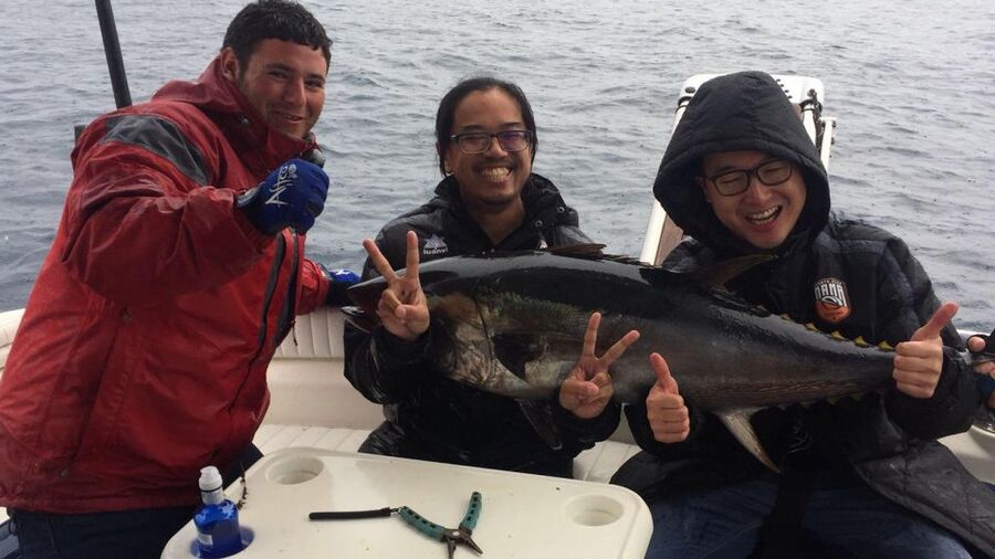 Barcelona: Privat fishing trip in a yacht - The Fishing Methods: Trolling, Spinning, and Brumeo