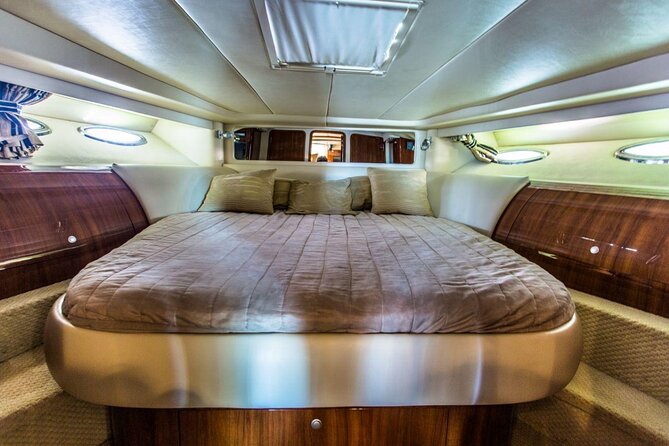 Beautiful SUNDANCER 60ft Private yacht / 18PAX 25P15 - Meeting point and basic planning