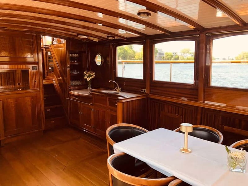 Berlin: Boat Sightseeing Tour on Electric Motor Yacht - Reichstag, Futurium, and the Government District
