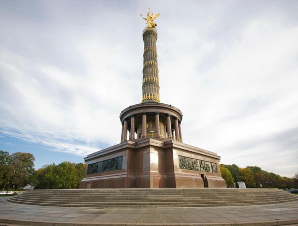 Berlin Boot Sightseeing Tour on Electric Private Yacht - Why the Fitzgerald makes Berlin sightseeing feel different