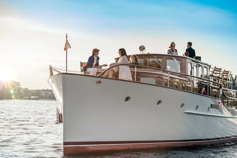 Berlin: Evening Yacht Cruise with Aperitif & Dinner Upgrade - Should you book the Fitzgerald evening cruise?