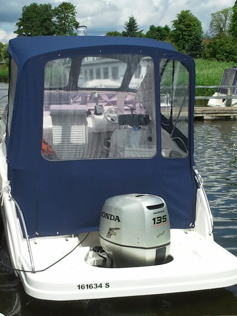 Berlin:Guided South Berlin Yacht Tour with Swim Stop (relax) - The return to Klein Köris, with a turn at the controls