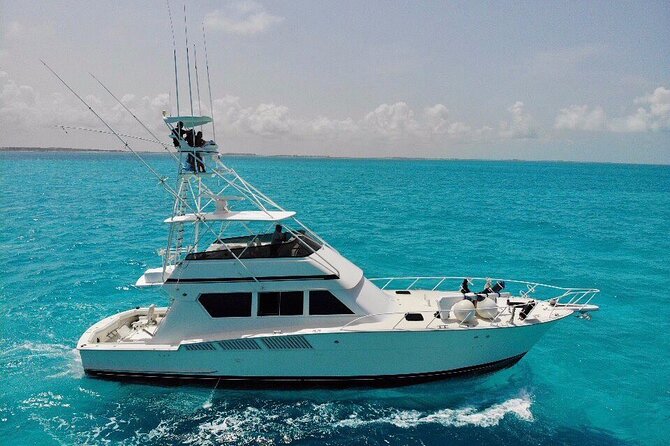 Biggest Luxury Yacht Boat Best in Cancun up to 28 pax - Setting out from Marina V&V near Punta Sam