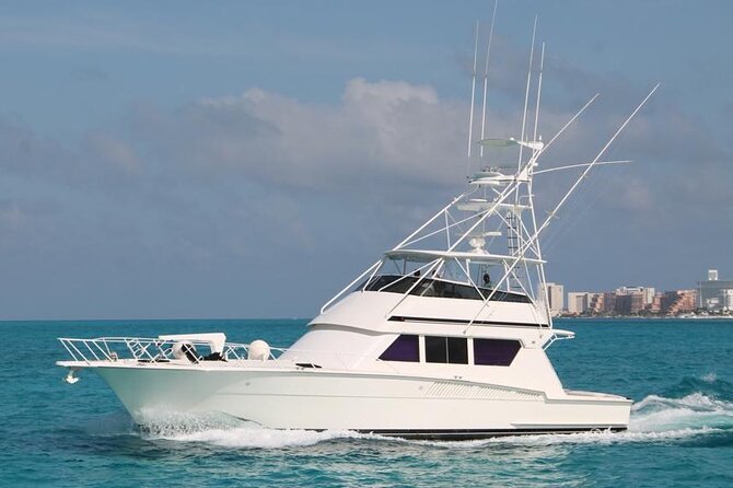 Biggest Luxury Yacht Boat Best in Cancun up to 28 pax - Who gets the most value from this yacht