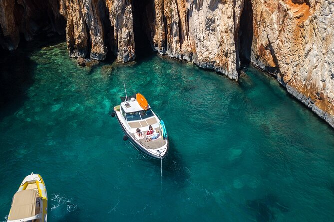 Blue & Green cave tour with yacht from town Hvar - Biševo and the Blue Cave