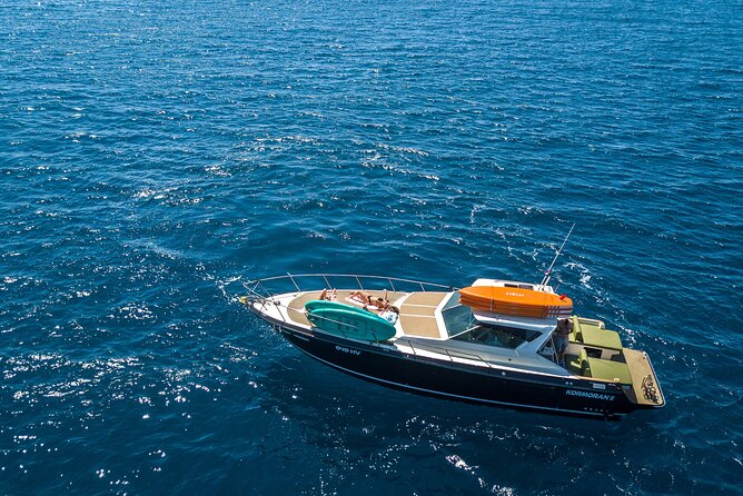Blue & Green cave tour with yacht from town Hvar - What the equipment adds to the price