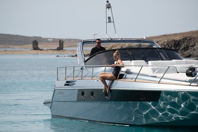 Boat - yacht tours at Mykonos - Meeting at Ornos Beach