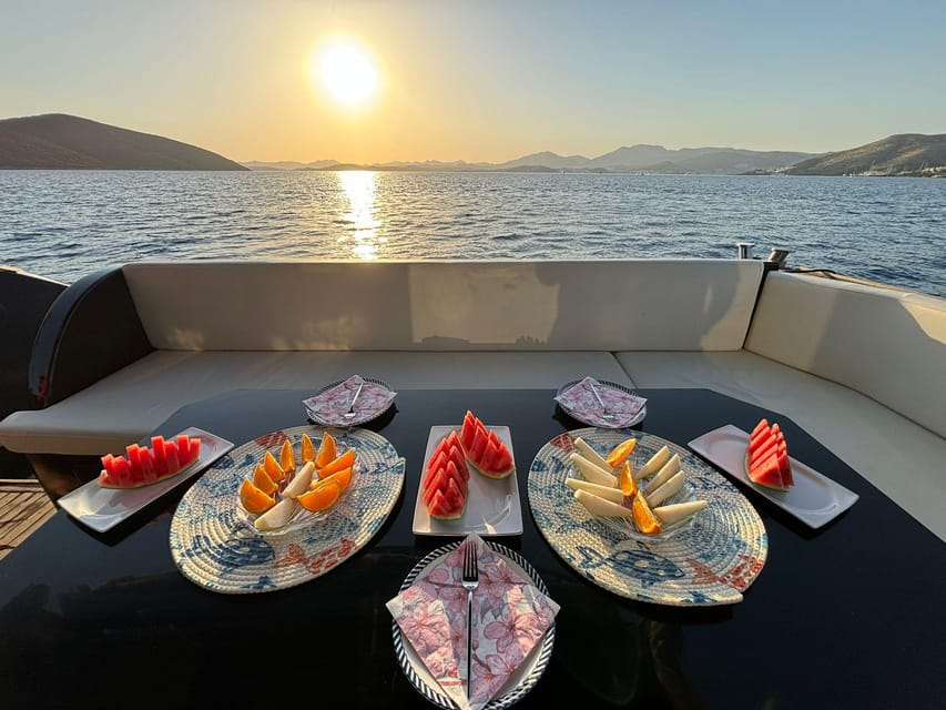 Bodrum: Bodrum Sunset Tour with Jet Black Yacht - Practical details that matter
