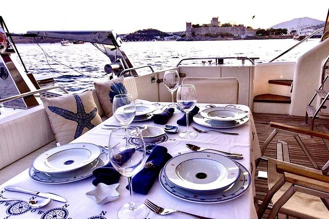 Bodrum Private Motor-Yacht Sunset Tour With Dinner For 3 Hour - Dinner choices and what is included