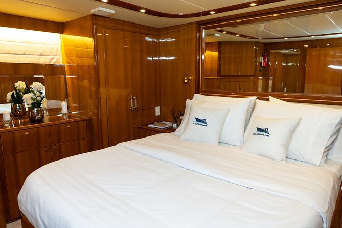 Book 3hr Luxury Yacht Rental Dubai - Get 1hr Free - Returning through Dubai Marina