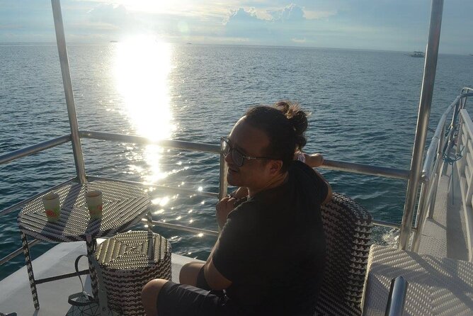 Boracay Party Yacht 2 hour tour with snorkeling - Meeting at Astoria Boracay Boat Station 1