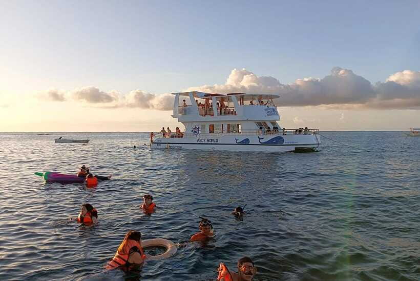 Boracay: Ultimate Party Cruise aboard the Andy World Yacht - Music, dancing, and the social mood